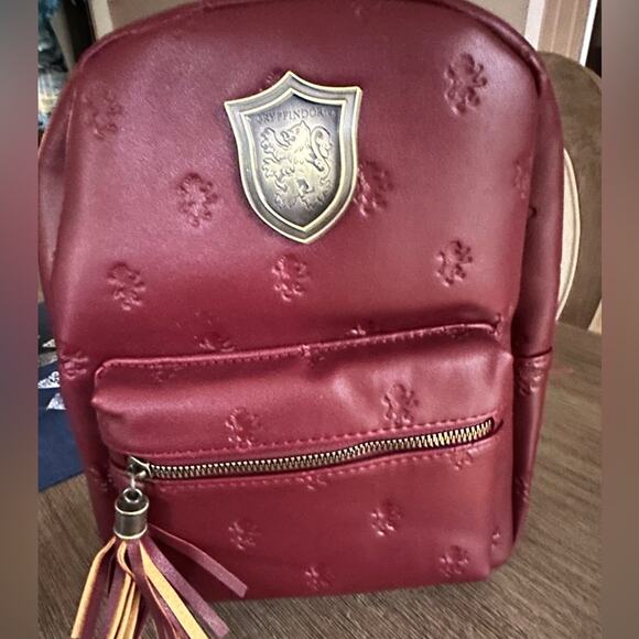 BIOWORLD Women's Harry Potter Gryffindor Mini Burgundy Backpack NEW - Picture 2 of 7